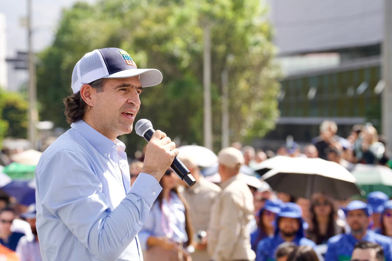 Federico Gutiérrez impulsa en Medellín una millonaria alianza para proteger el río y las quebradas