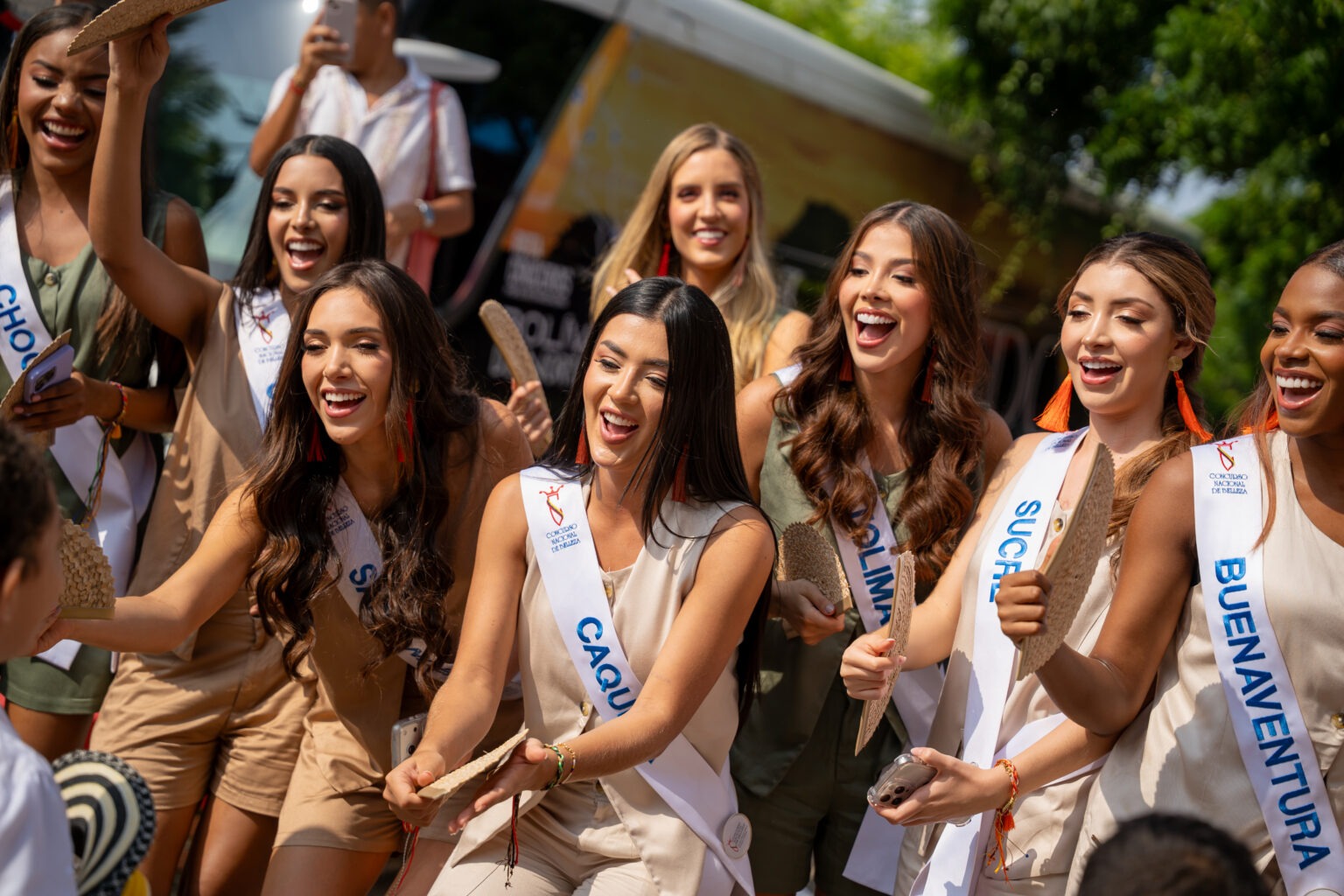 Candidatas del Concurso Nacional de Belleza inspiran sonrisas y unión durante su visita a la Fundación Aluna