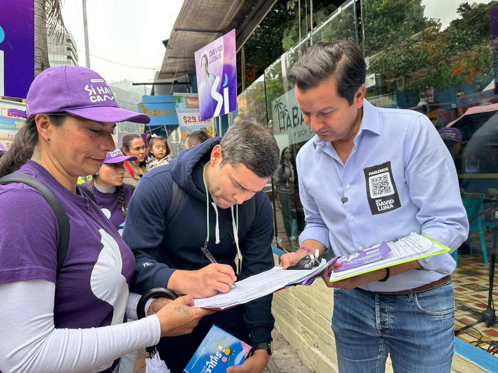 David Luna supera el millón de firmas y consolida su candidatura presidencial independiente