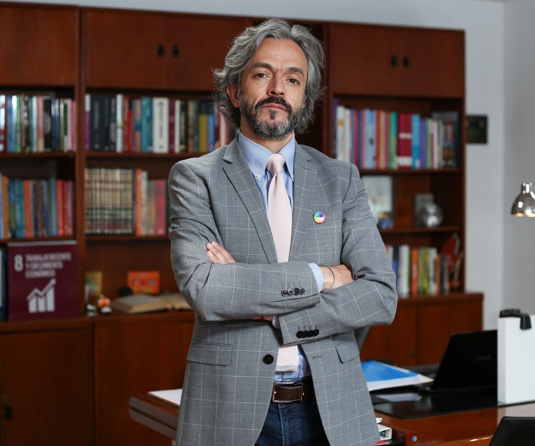 Juan Daniel Oviedo abre la puerta a una gran alianza política para 2026 y confirma acercamientos con Galán, Cárdenas y Luna