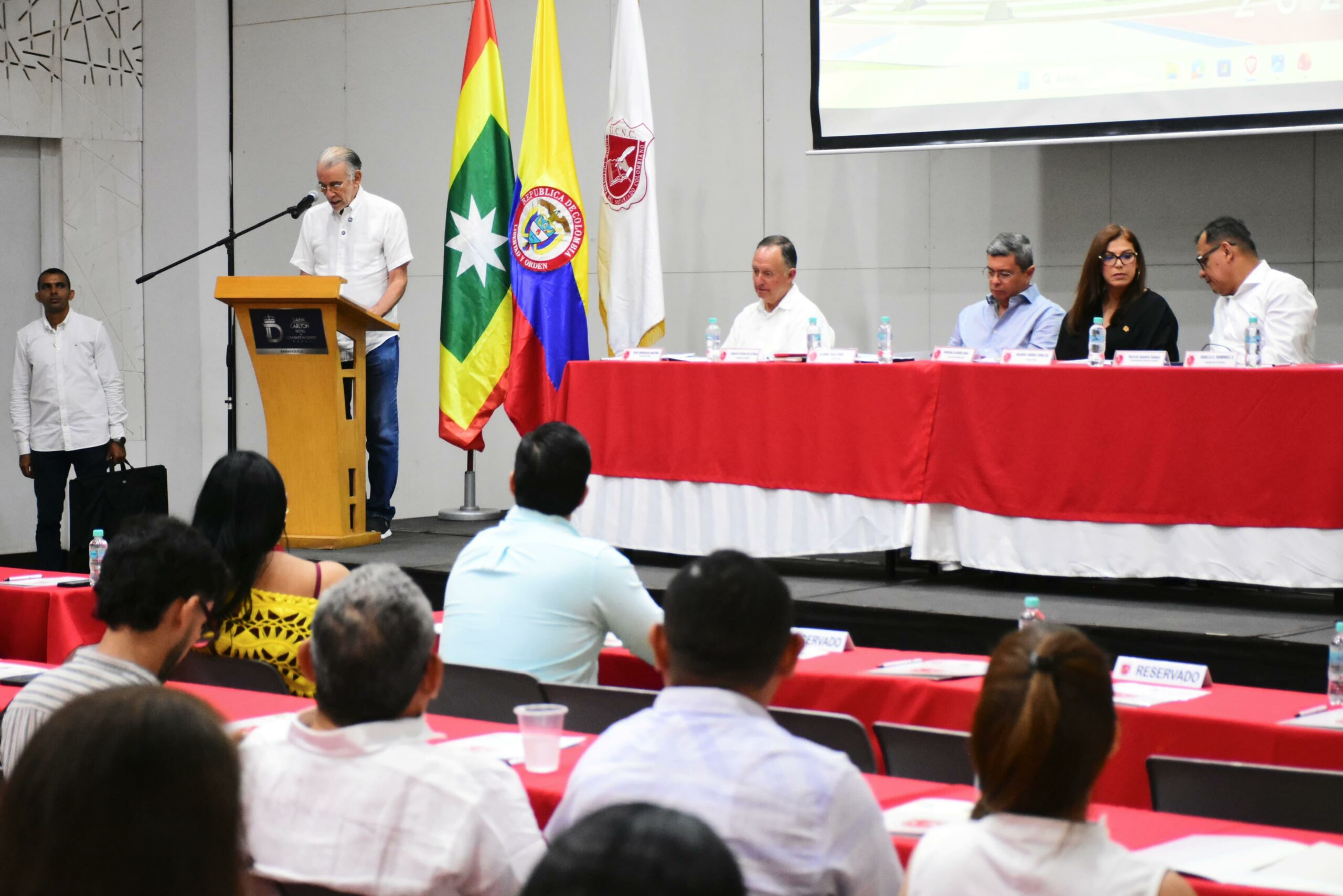 Verano llama a los notarios del país a respaldar la autonomía regional del Caribe colombiano