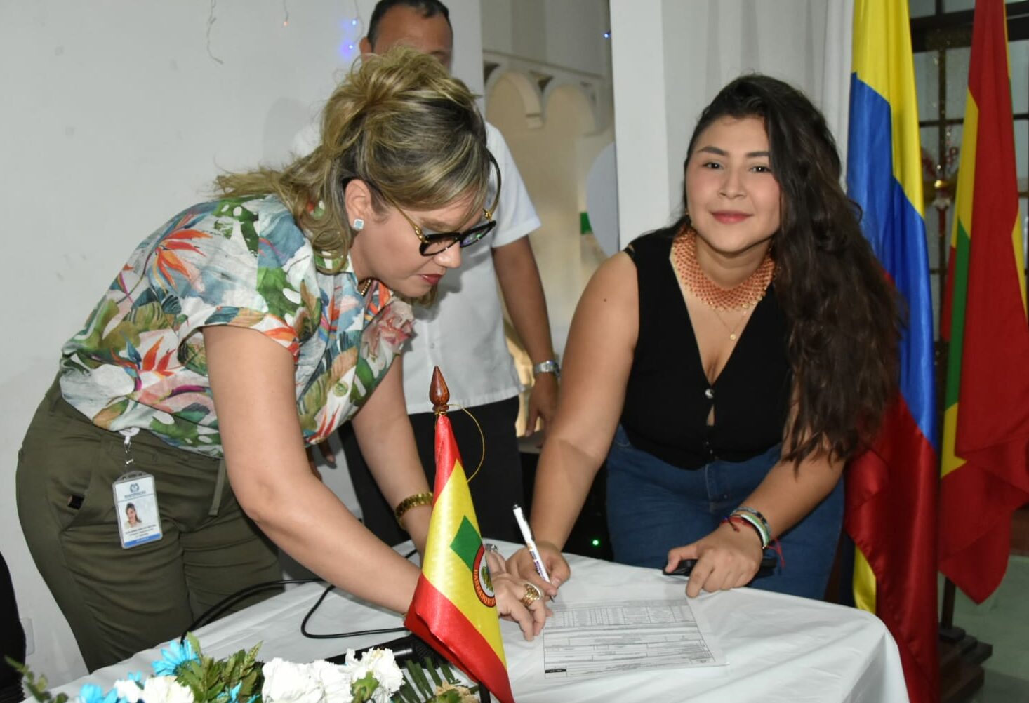 Andrea Vargas se inscribe a la Cámara y promete una campaña enfocada en justicia social y territorio