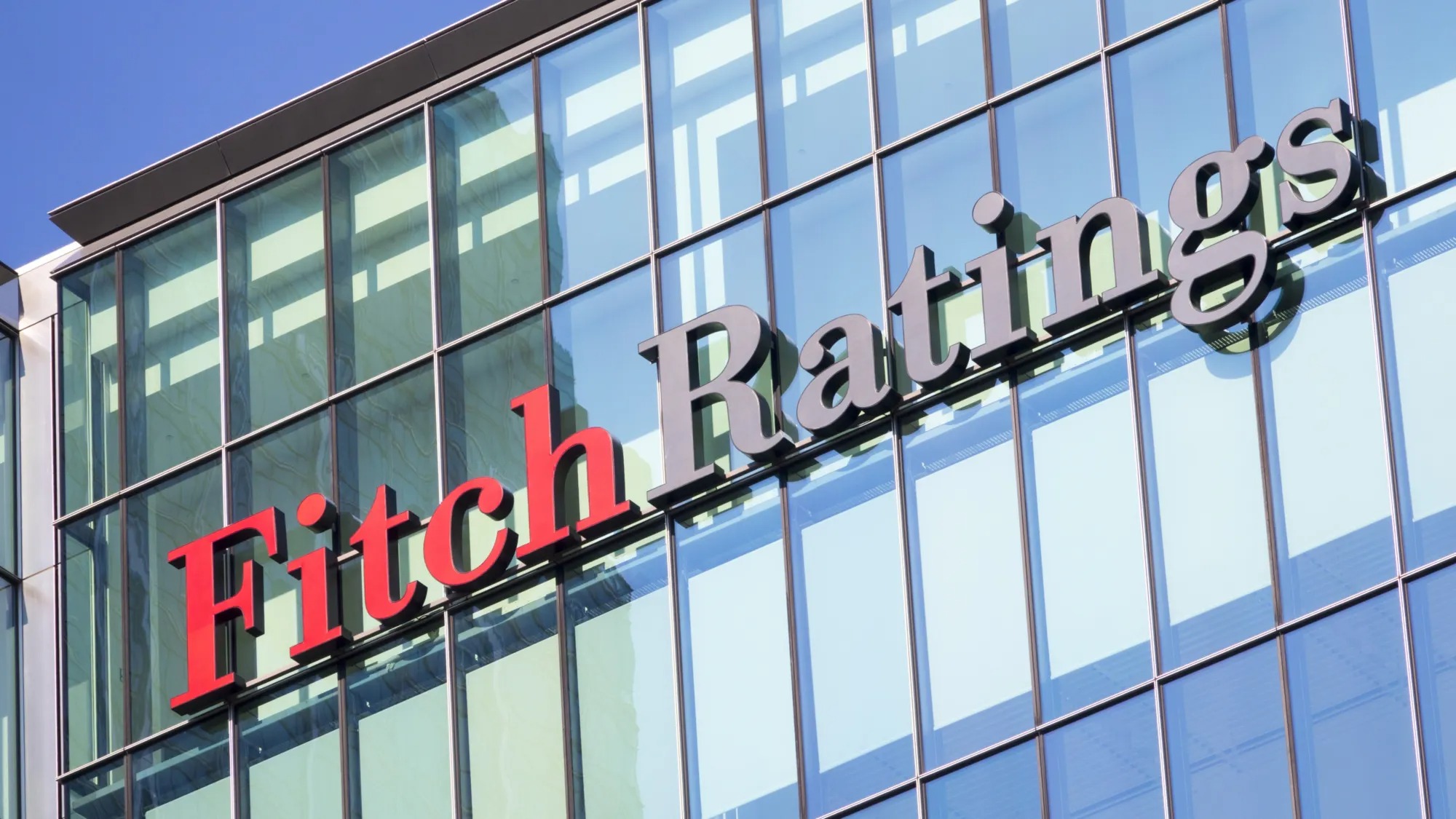 Fitch Ratings baja la nota crediticia de Ecopetrol tras ajuste en la calificación de Colombia