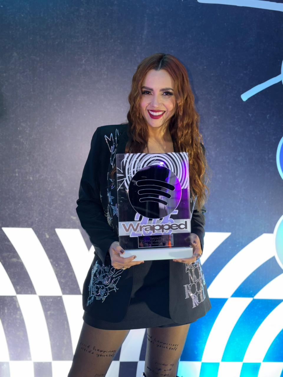 Tatiana Franco lidera nuevamente el podcasting en Colombia: “Vos Podés” es el número uno del país en 2025