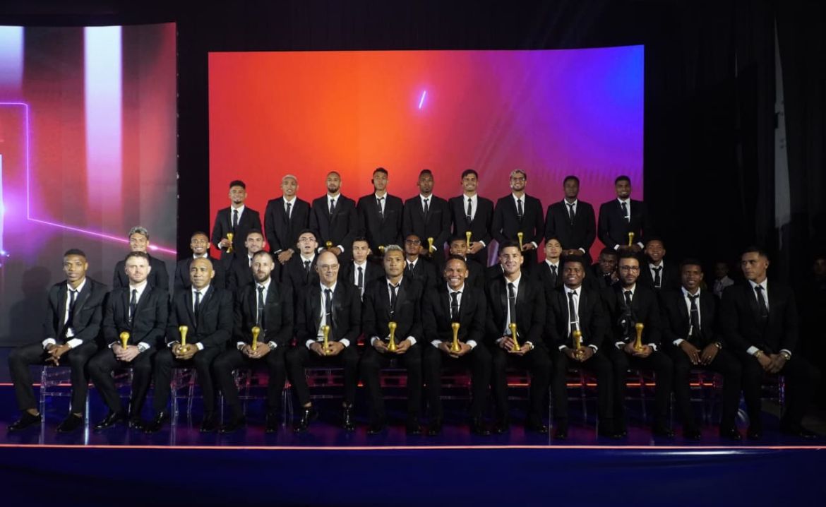 Junior presentó su nómina y despejó dudas sobre Muriel y Barrios