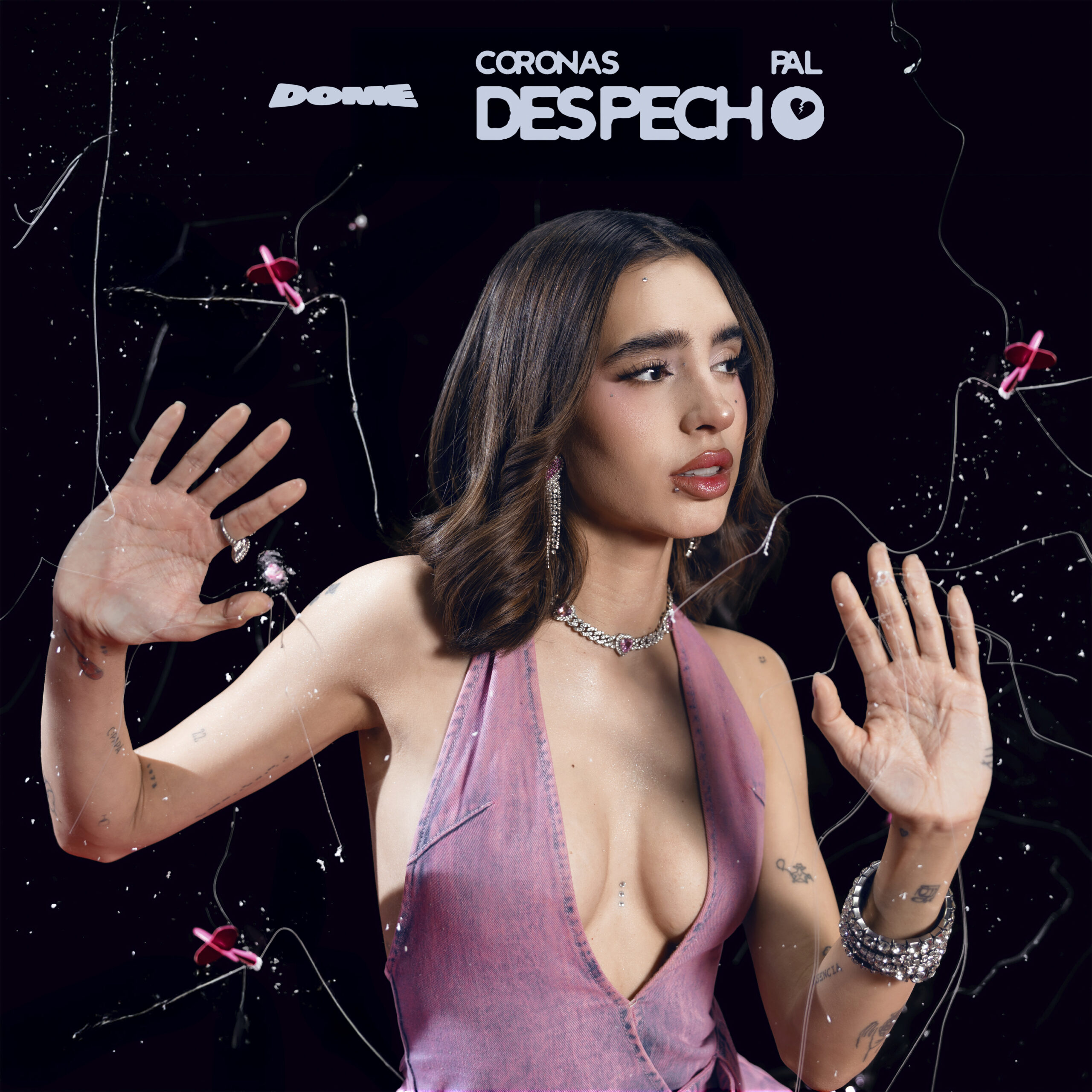 DOMELIPA le canta al desamor en “Coronas Pa’l Despecho”, un himno para soltar y volver a empezar