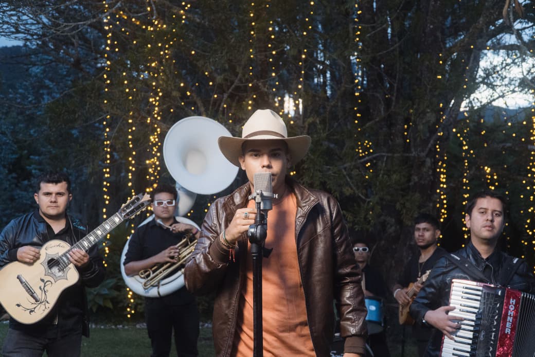 Kevin Montoya agradece a sus seguidores y celebra el impacto de su música en redes