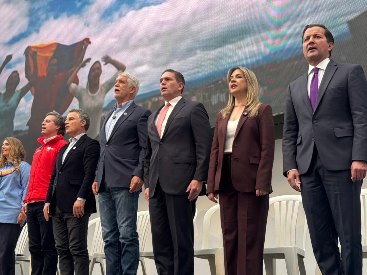 Juan Carlos Pinzón llama a los colombianos a decidir el rumbo del país en la Gran Consulta