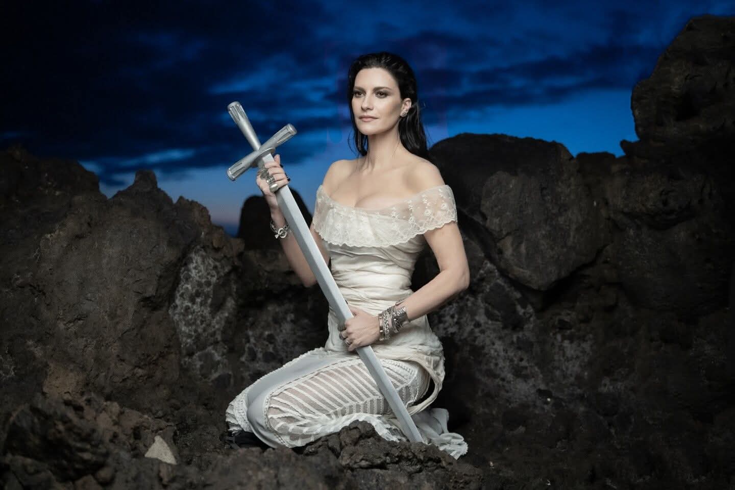 Laura Pausini revive grandes clásicos de la música en español con su nuevo álbum “Yo Canto 2”