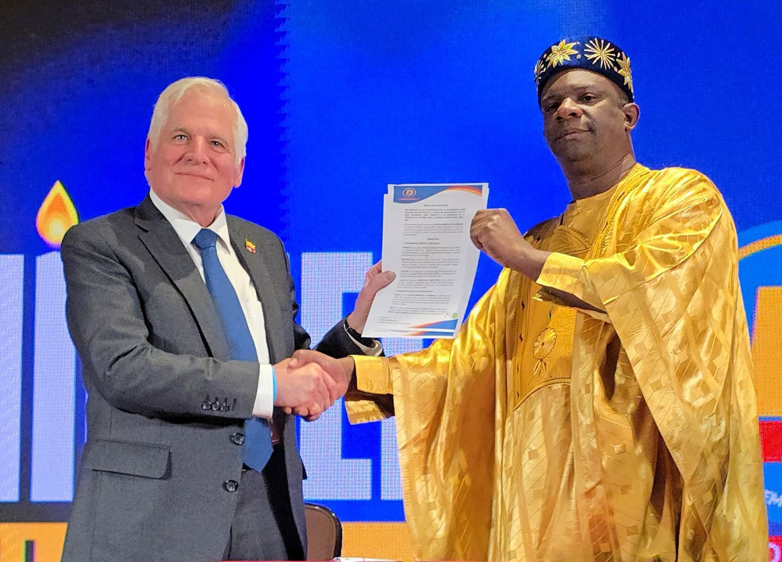 Miguel Uribe Londoño oficializa su candidatura presidencial y anuncia fórmula vicepresidencial