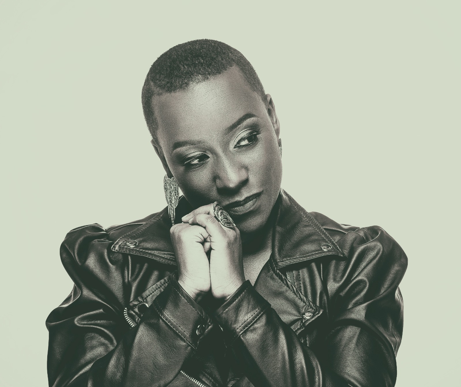 Pao Salazar transforma su historia de vida en una misión de empoderamiento y crecimiento personal