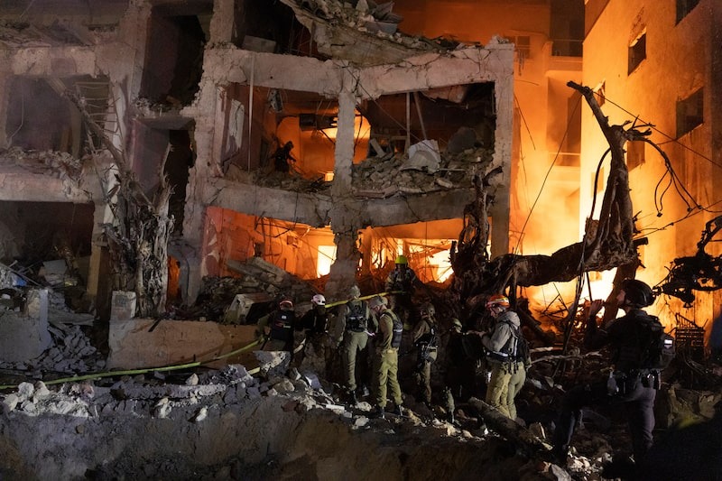 De la diplomacia a las bombas: cómo el equipo de Donald Trump tomó la decisión de atacar Irán