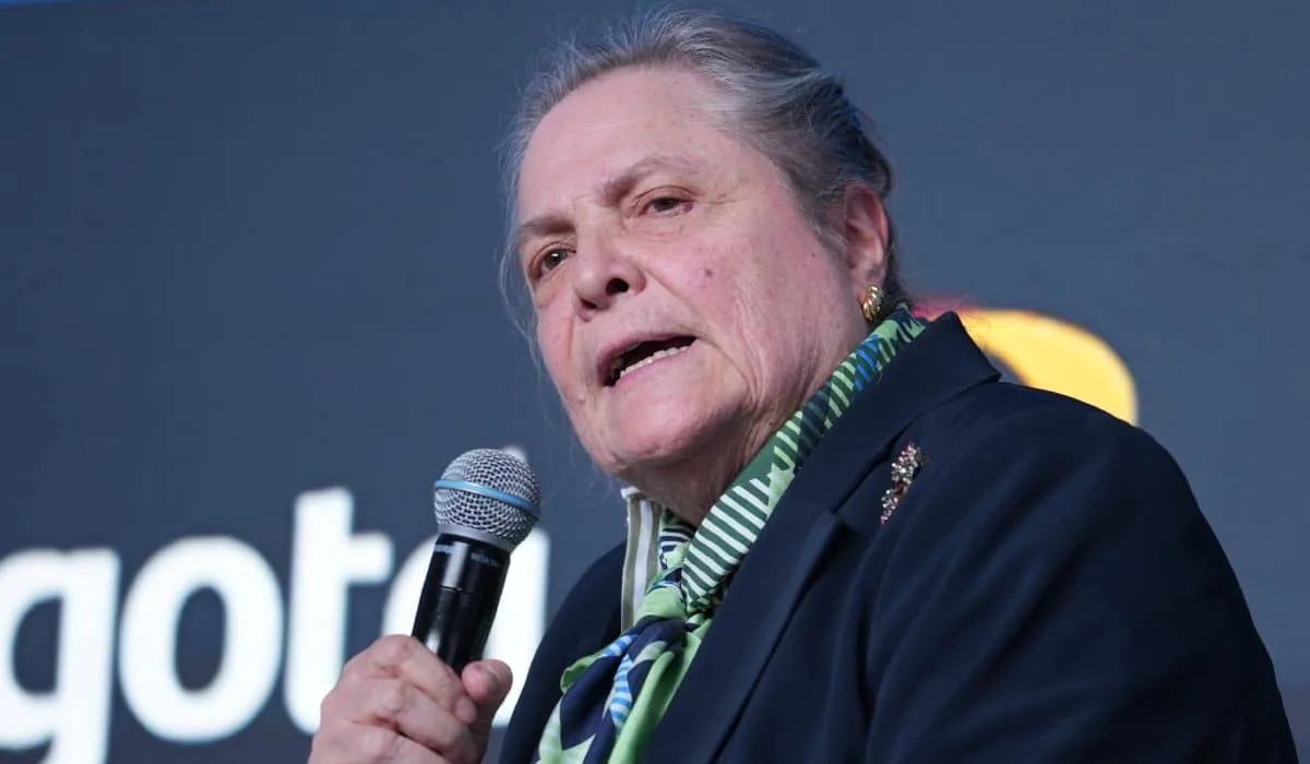 Clara López se aparta de la carrera presidencial y se suma al proyecto político de Iván Cepeda