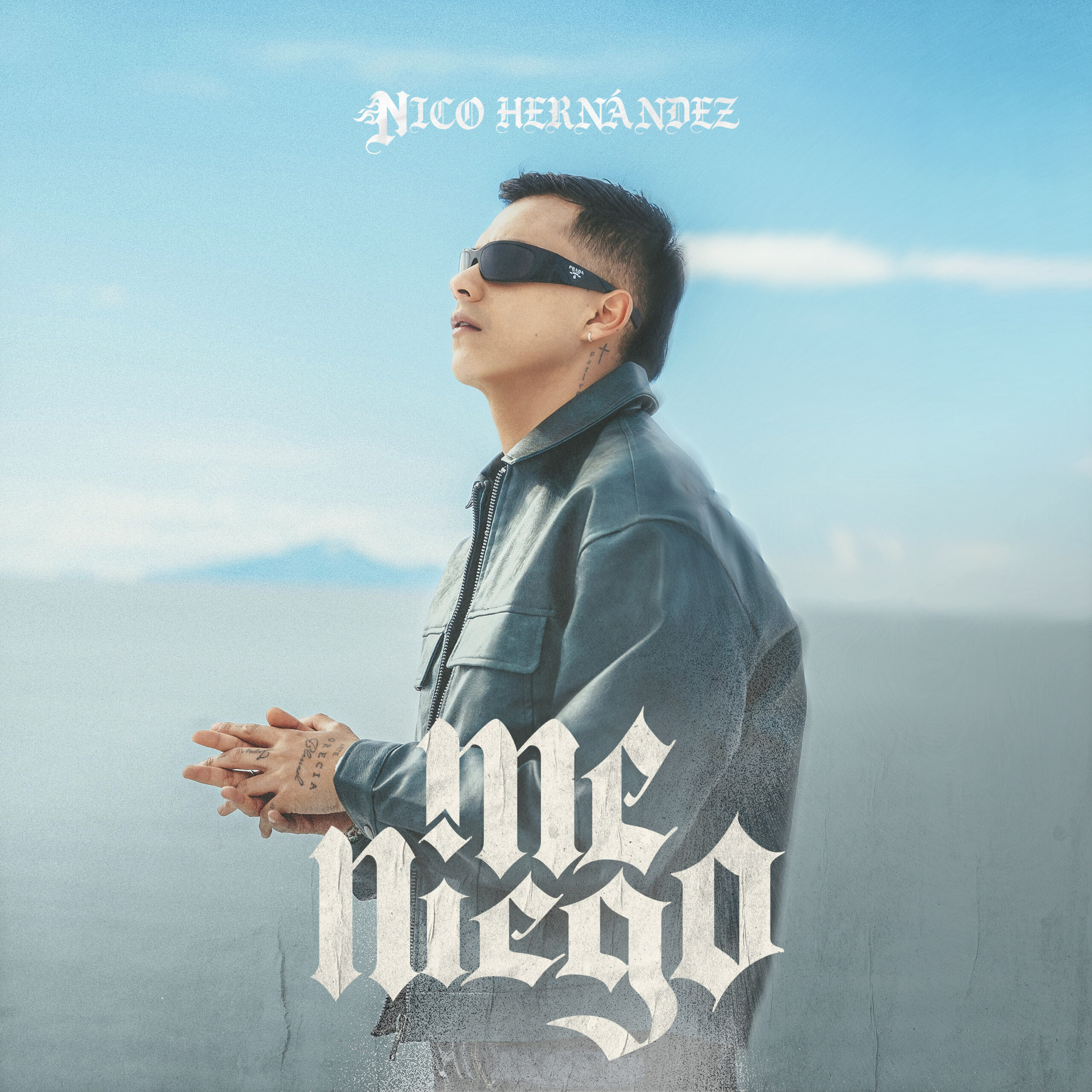 Nico Hernández presenta Me Niego una historia de amor y resiliencia grabada en el Salar de Uyuni