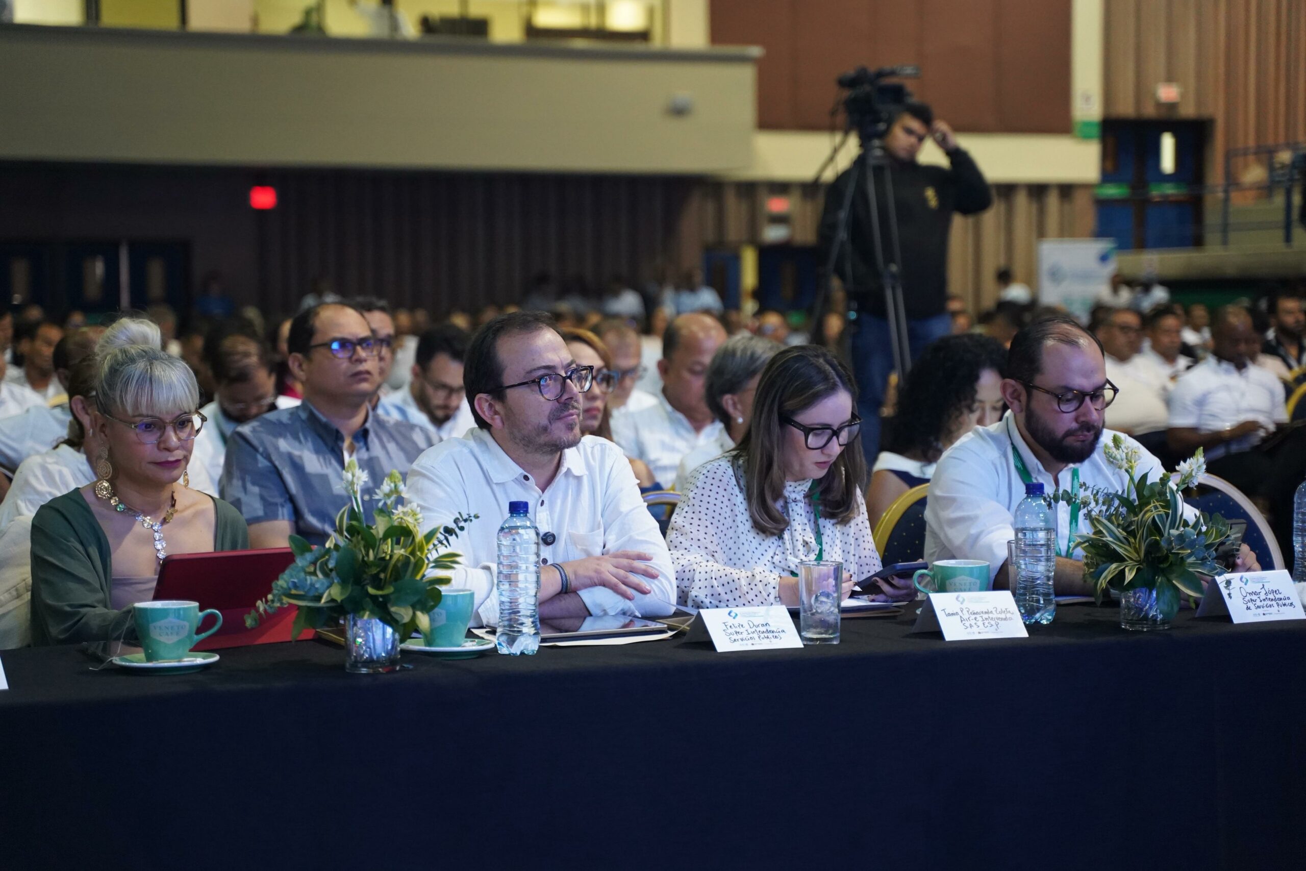 Barranquilla se posiciona como epicentro del debate sobre transición energética y desarrollo sostenible