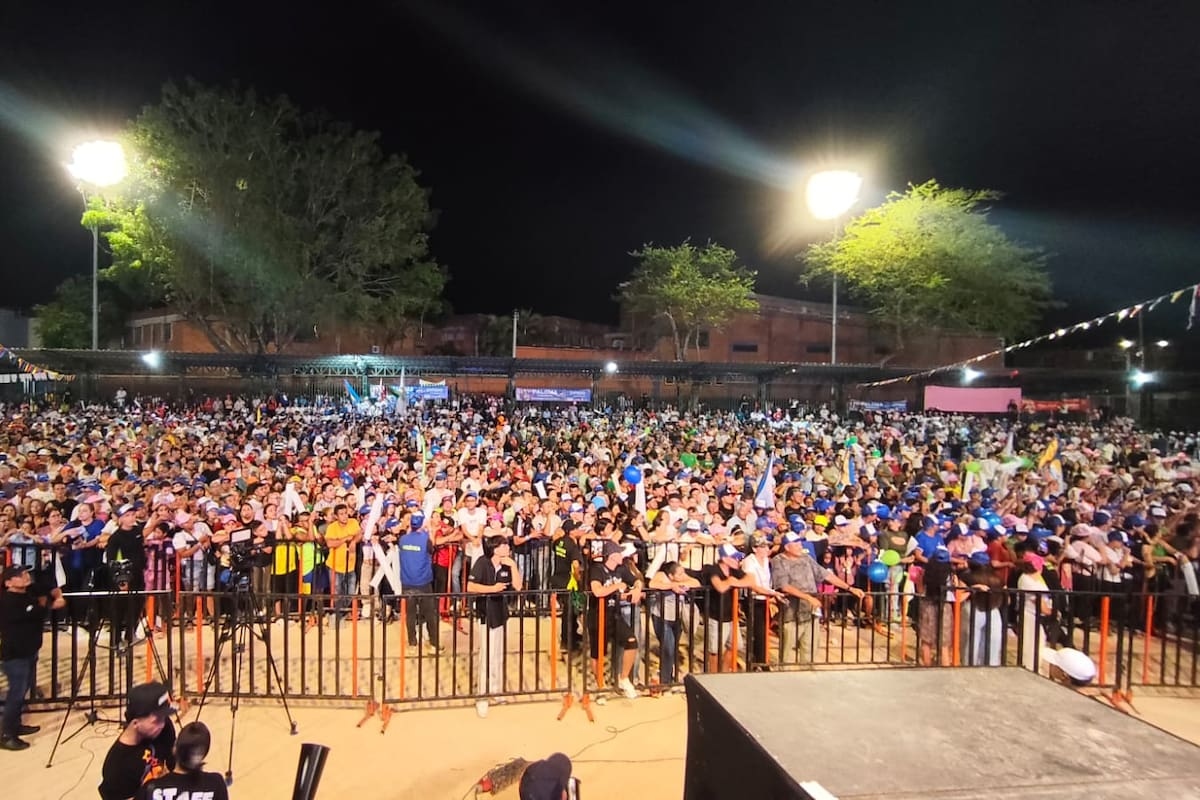 Paloma Valencia cerró campaña en Santander con evento masivo en Floridablanca