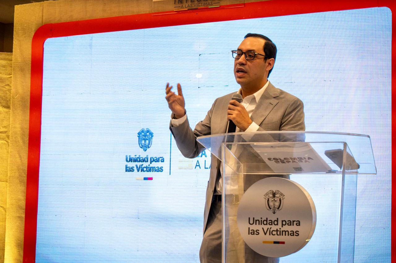 Gobierno y sector empresarial se articulan para impulsar la reparación económica de víctimas en Colombia