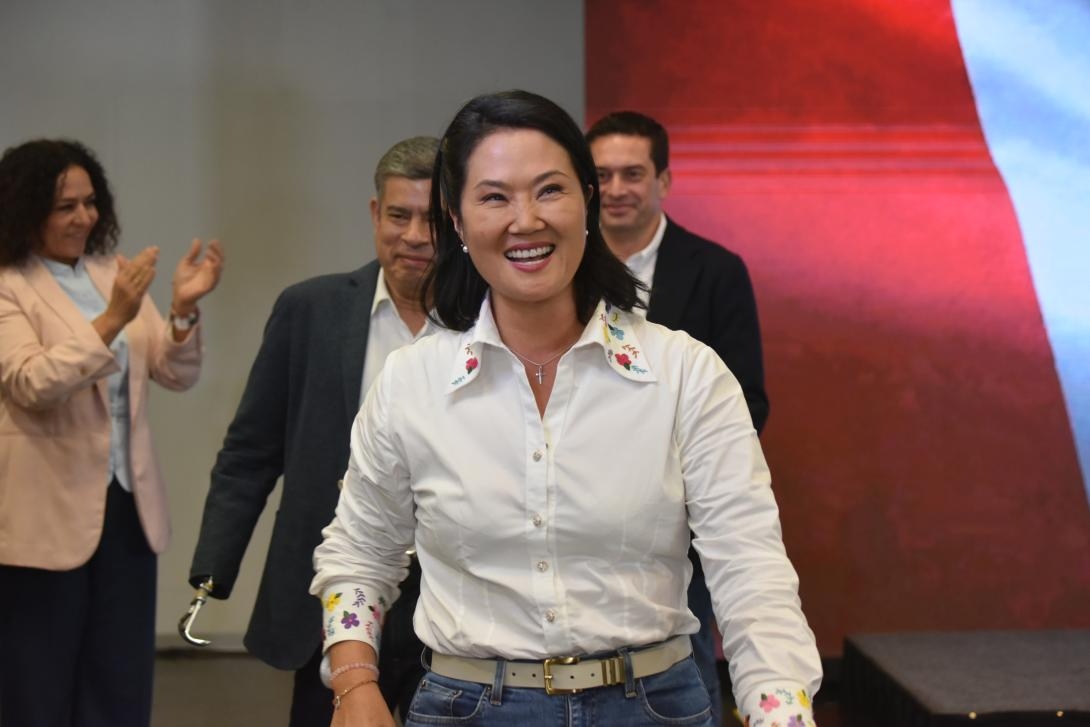 Keiko Fujimori pide prudencia mientras Perú espera resultados oficiales