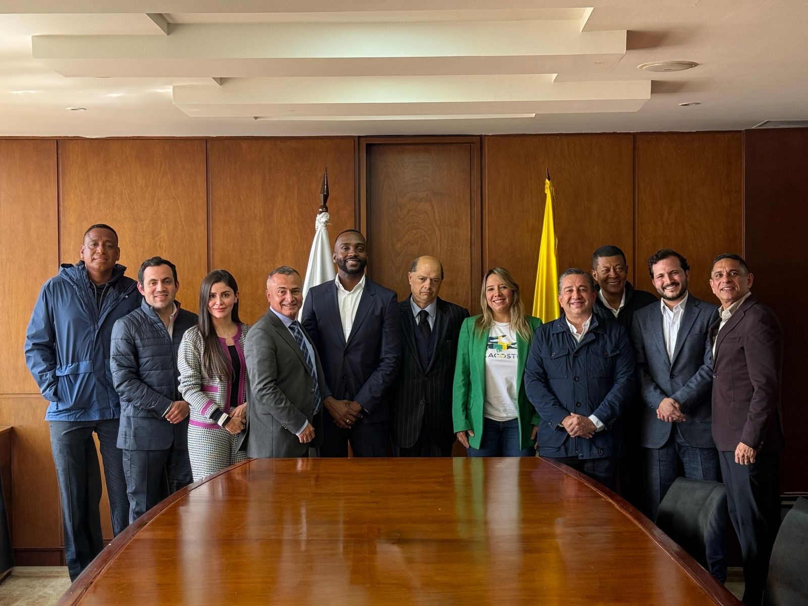 Cambio Radical anuncia respaldo al gobierno de Abelardo de la Espriella y se declara partido de gobierno