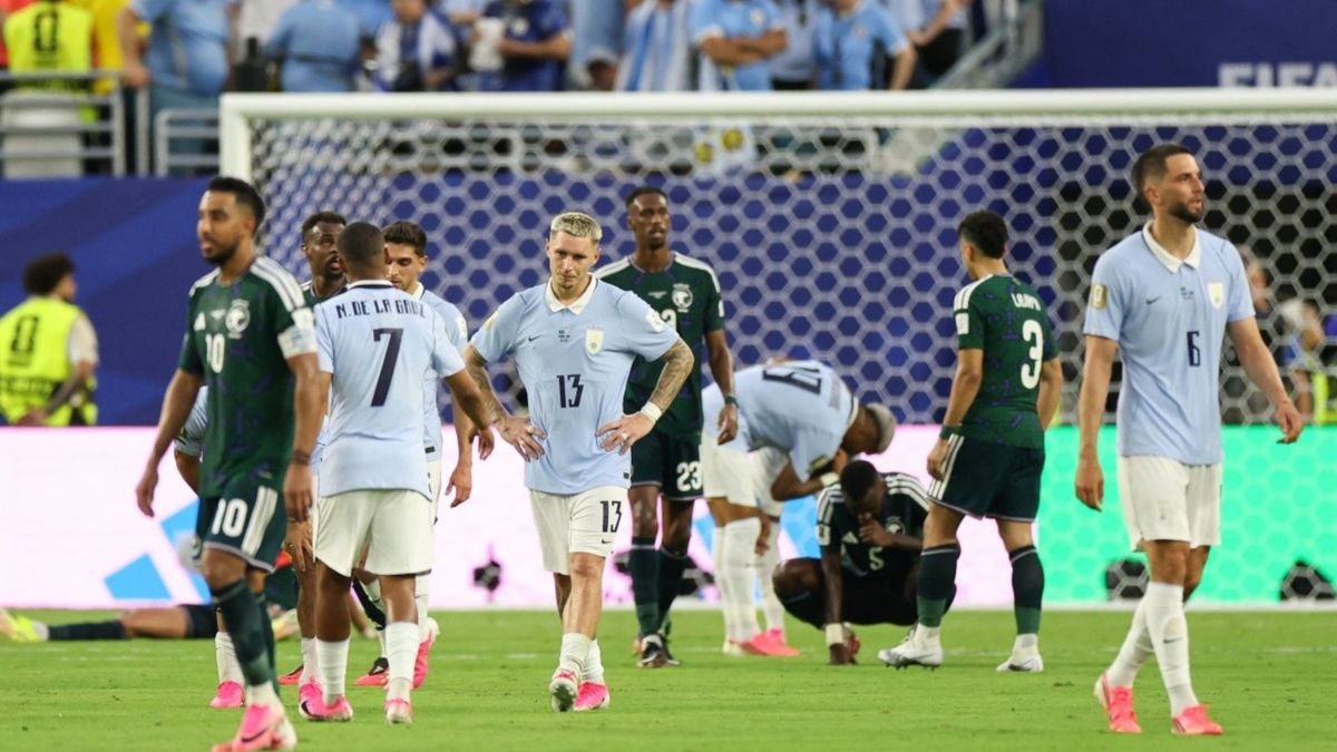 Uruguay tropieza en su debut mundialista y Arabia Saudita rescata un empate en Miami