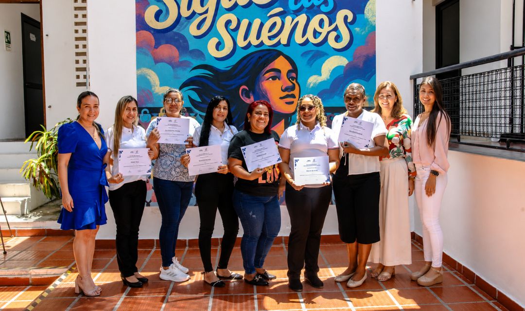 Doce mujeres fortalecen sus emprendimientos tras culminar programa de formación integral en Barranquilla
