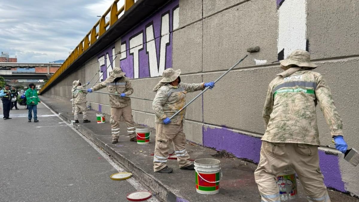 Petro y Fico Gutiérrez protagonizan nuevo choque por intervención de mural en Medellín