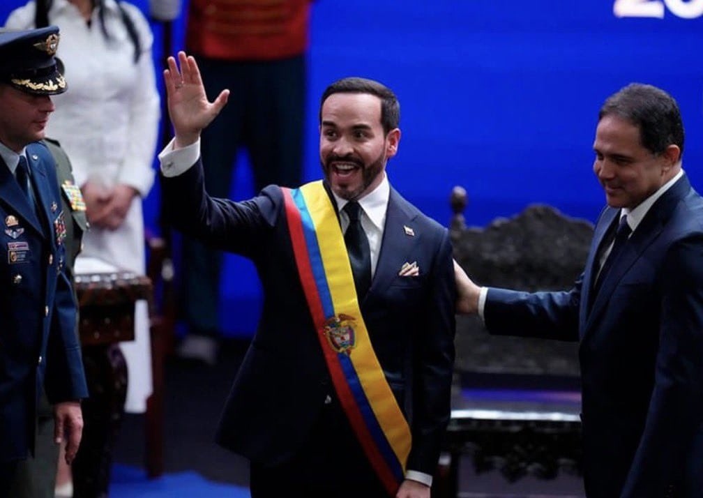 Abelardo de la Espriella asumió la Presidencia y anunció cambios económicos y de seguridad